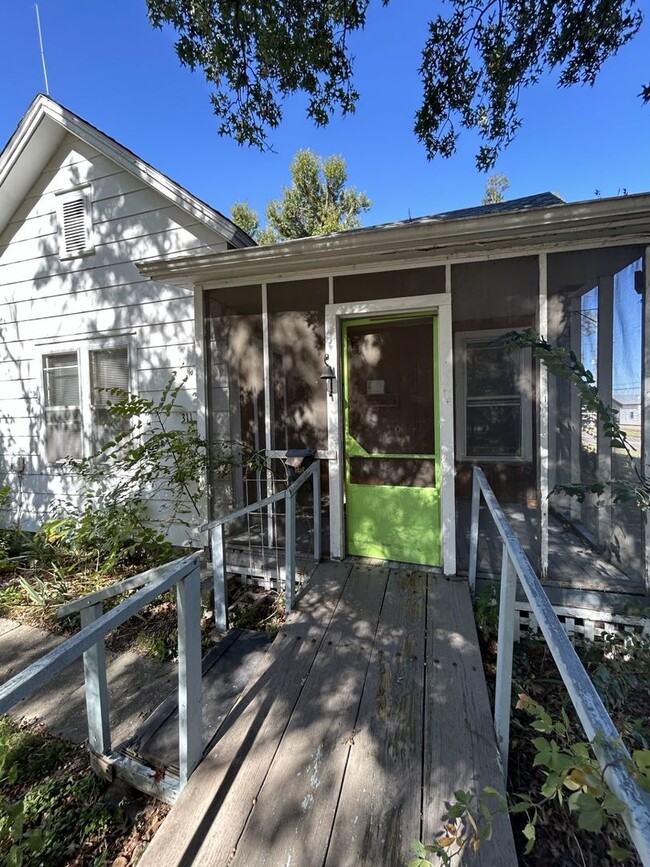 Photo - Very Nice 3BR/1BA Single Family Home on Co...