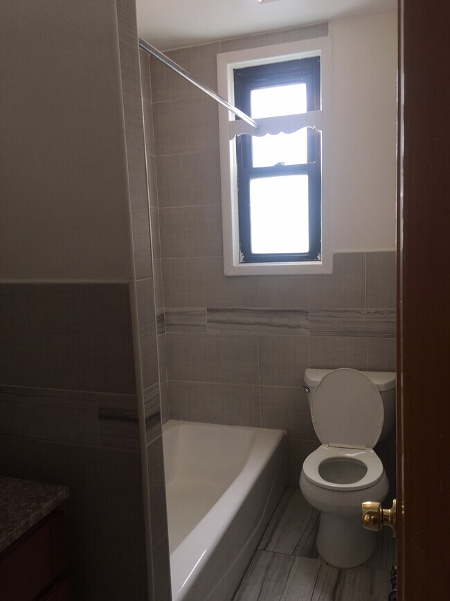 Photo - 221 Avenue U