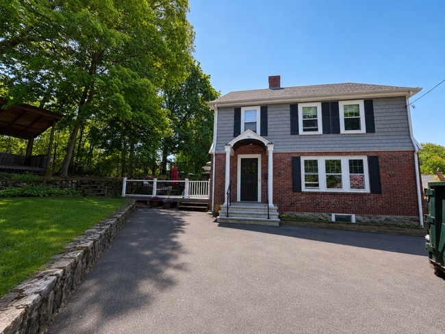 Building Photo - 94 Linwood Ave