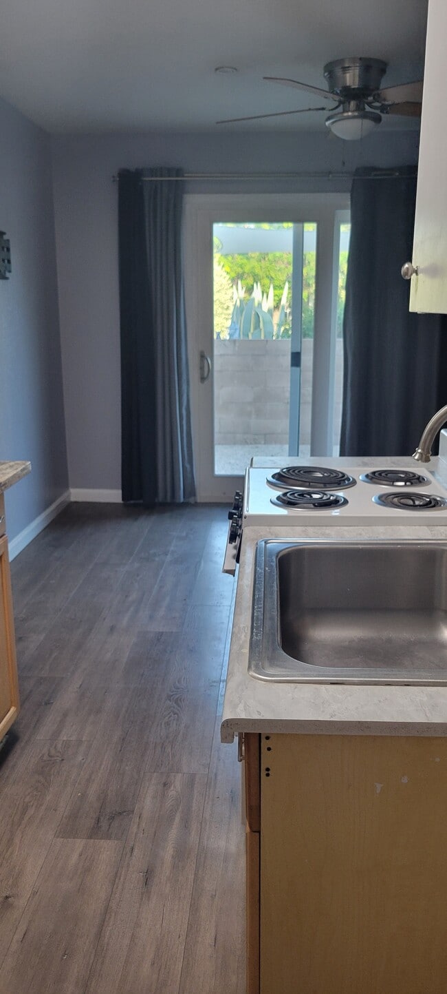 Photo - 5821 Chesbro Ave