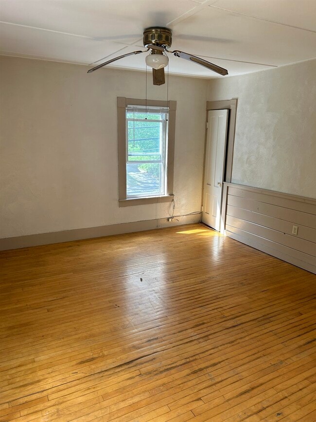 Building Photo - 1 Chester Rd Unit G