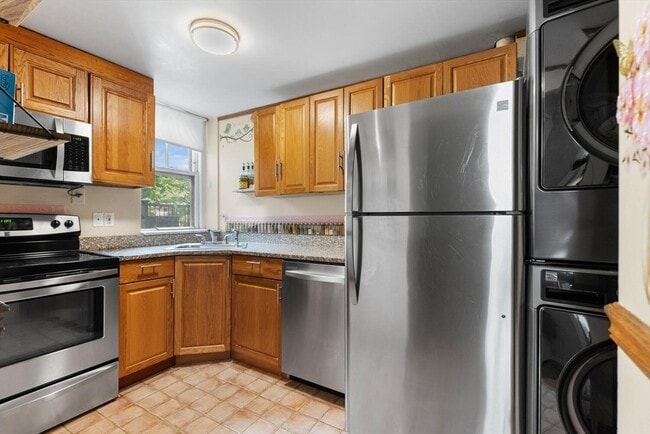 Building Photo - 149 Winthrop Rd Unit 1 Rental