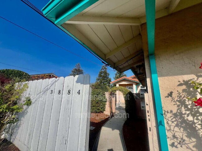 Photo - 3884 Bayview Cir