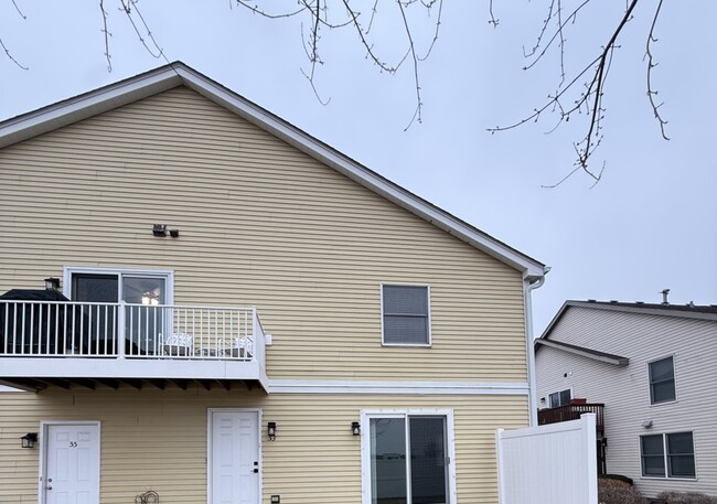 Building Photo - 53 Spuhler Dr Unit 53