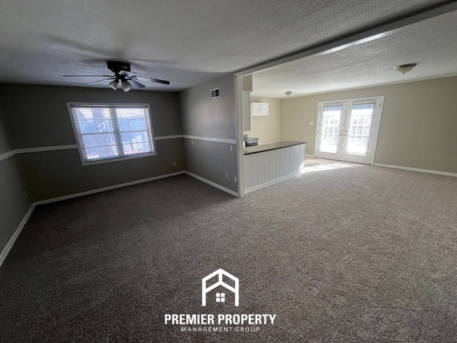 Photo - Spacious 3BR/1.5BA in Memphis - Open Kitchen, Dining Room & Private Backyard