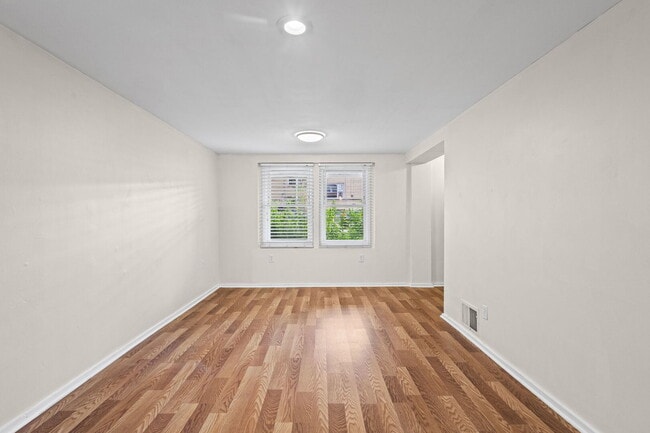 Photo - 2710 W Fletcher St