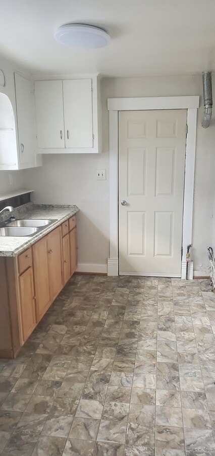Photo - 3252 Isabelle St