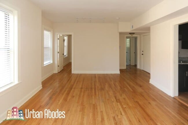 Photo - 4040 N Ashland Ave