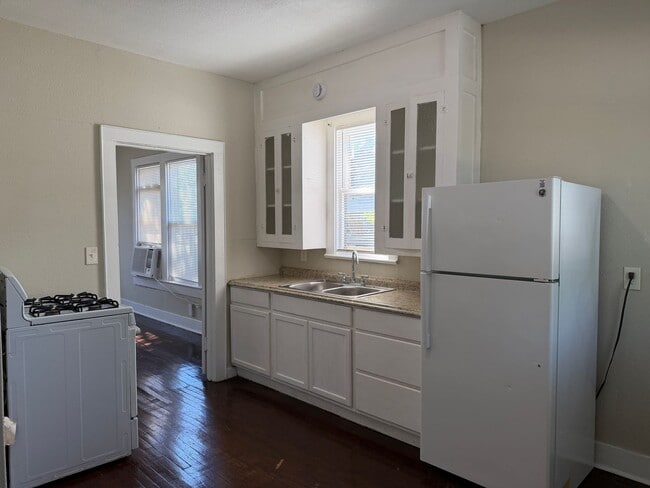 Photo - 1931 Cincinnati Ave Unit 2
