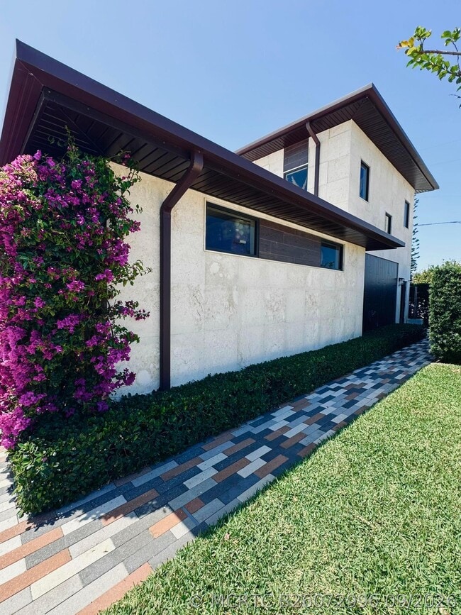 Photo - 301 Palmetto St