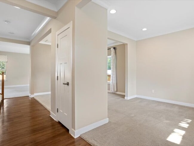 Photo - 120 Thames Valley Dr