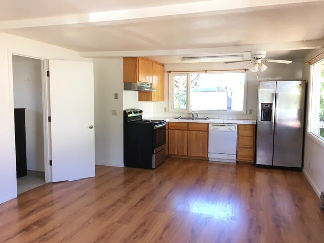 Photo - 101 NE Byron Pl