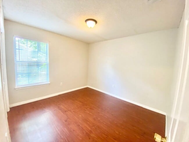 Photo - 164 Wright Cir