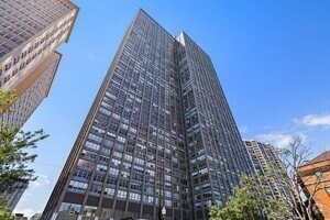 Building Photo - 655 W Irving Park Rd Unit 2410 Rental