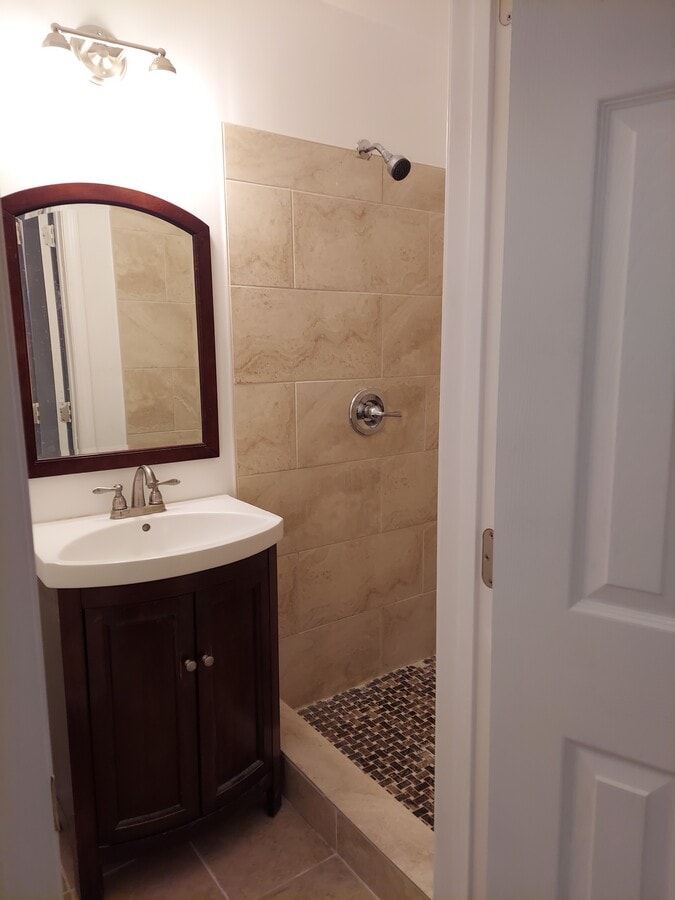Bath - 13297 Packard Dr Unit Basement