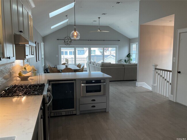 Photo - 33 Pennsylvania Ave