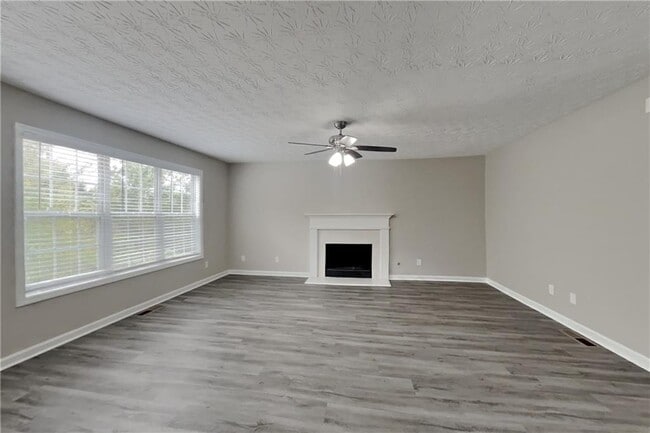 Photo - 1294 Log Cabin Ln SE