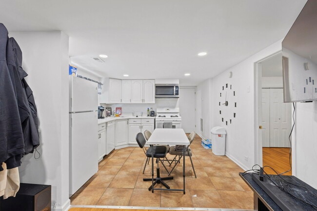 Photo - 5230 S Lockwood Ave