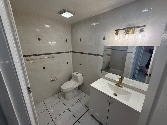 Photo - 6931 SW 24th Ct