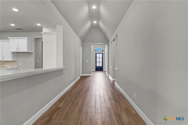 Photo - 524 Teakmill Trail