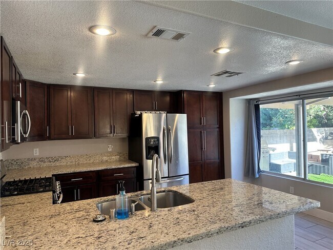 Photo - 340 Abbington St