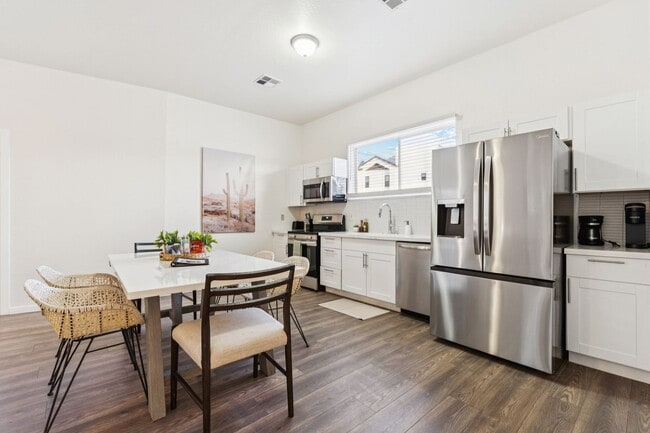Building Photo - 2929 N 55th Pl Unit Casita