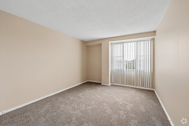 2BR, 2BA - 1,240SF - Second Bedroom
