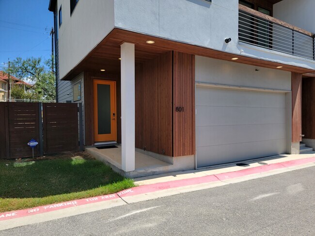 Photo - 102 Tendick St