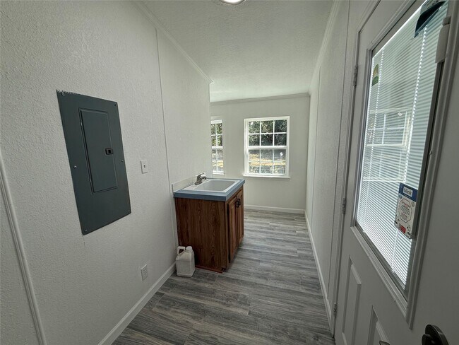 Photo - 10621 Parker Dr