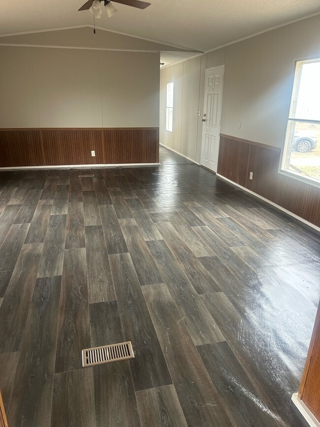 Photo - 4058 Veterans Hwy W