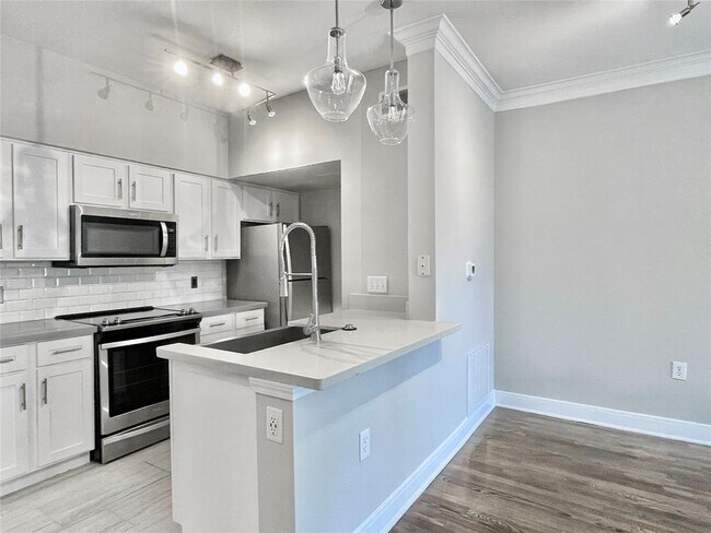 Photo - 15200 Memorial Dr Unit B606