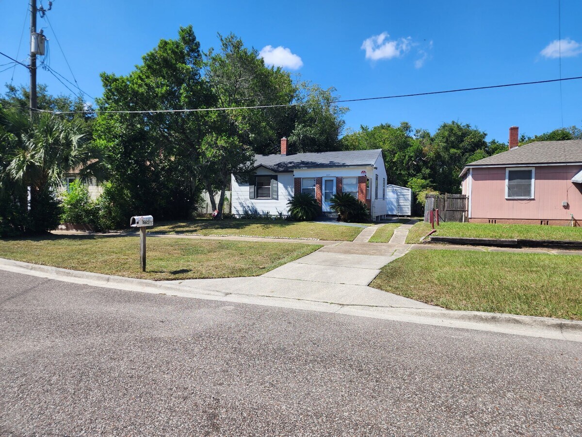 Photo - 665 Chestnut Dr