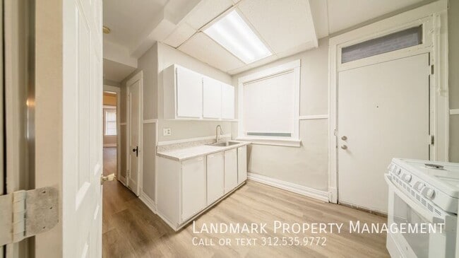 Photo - 2132 W Haddon-Unit 1 Unit 1