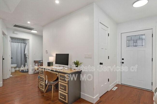 Photo - 1539 W Rockwood Ct