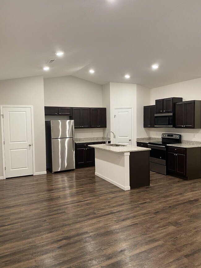 Photo - 1612 E Horstmann Ct