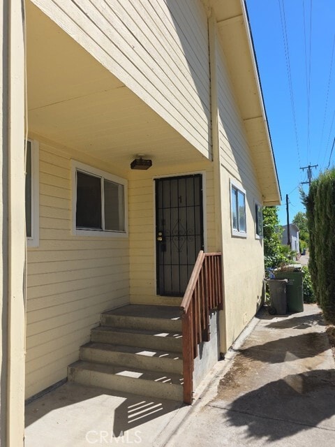 Building Photo - 13445 Lakeshore Dr Unit 1