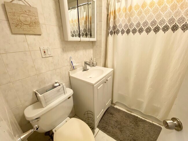 106 Buttonwood St Unidad 2