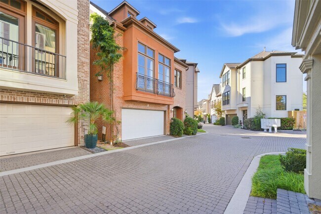 Photo - 9295 Buffalo Speedway