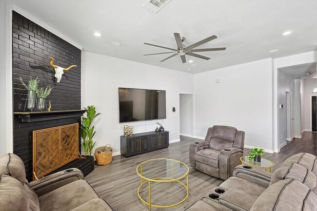 521 E Robin Ct Unidad SI ID1056455P