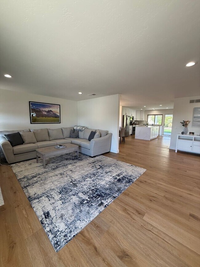 Photo - Gorgeous Remodeled 2Br/2Ba house W/2 Car attached Garage in Oaks North