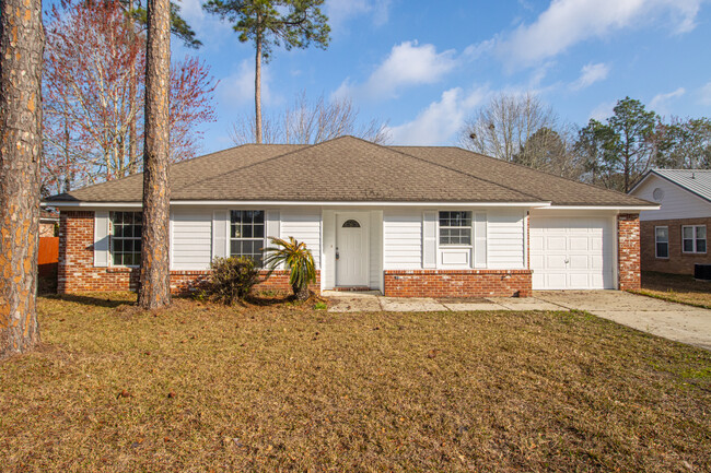 Photo - 4079 Groveland Rd House