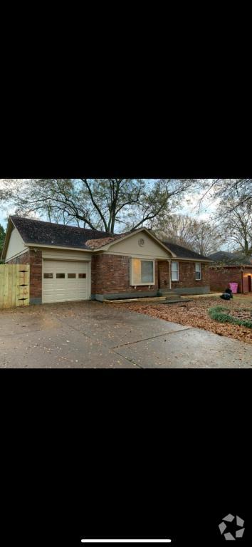 Building Photo - 8590 Southaven Cir W Rental