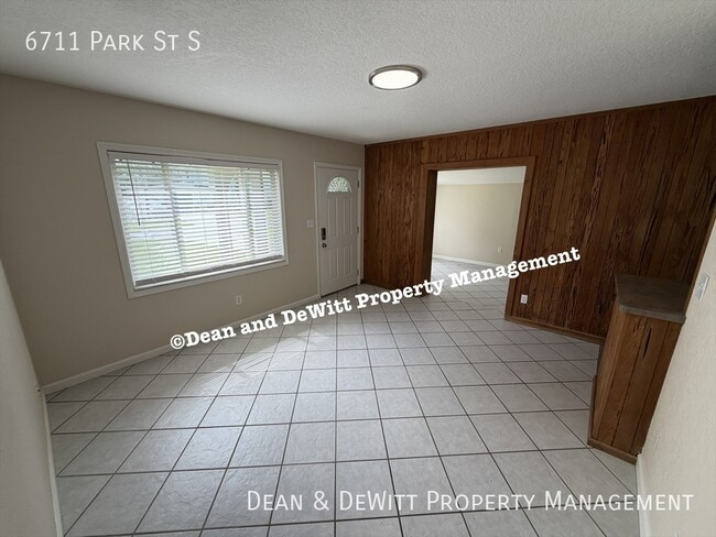 Photo - 6711 Park St S