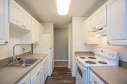 2BR, 2BA - 1050SF