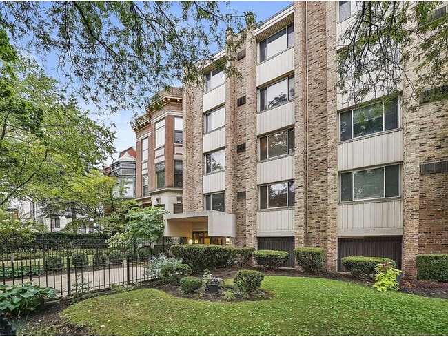 Photo - 510 W Fullerton Pkwy Unit 204