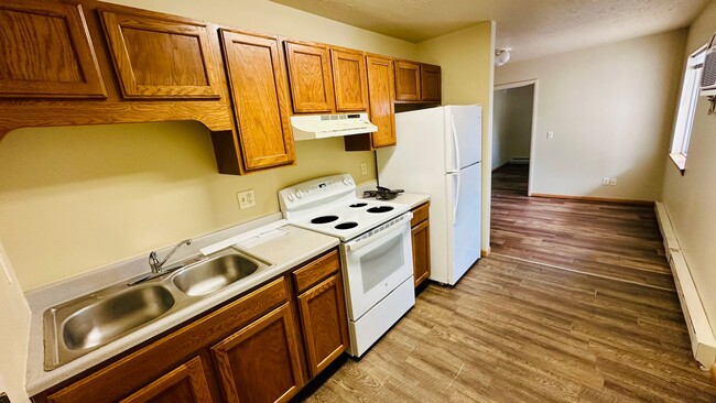 Building Photo - Williams Ave Apartments Unit 02