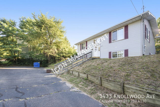 Building Photo - 1433 Knollwood Ave Rental
