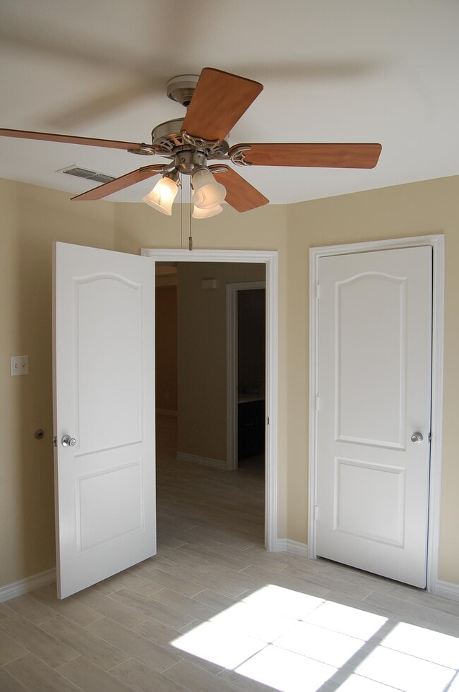 Photo - 1007 Warren Ave