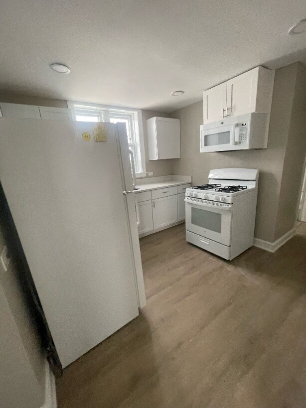 Photo - 5202 W Ainslie St