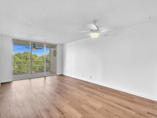 Photo - 9470 Poinciana Pl Unit 303